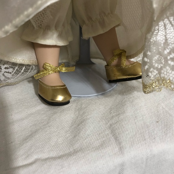 Porcelain angel doll - Picture 6 of 7